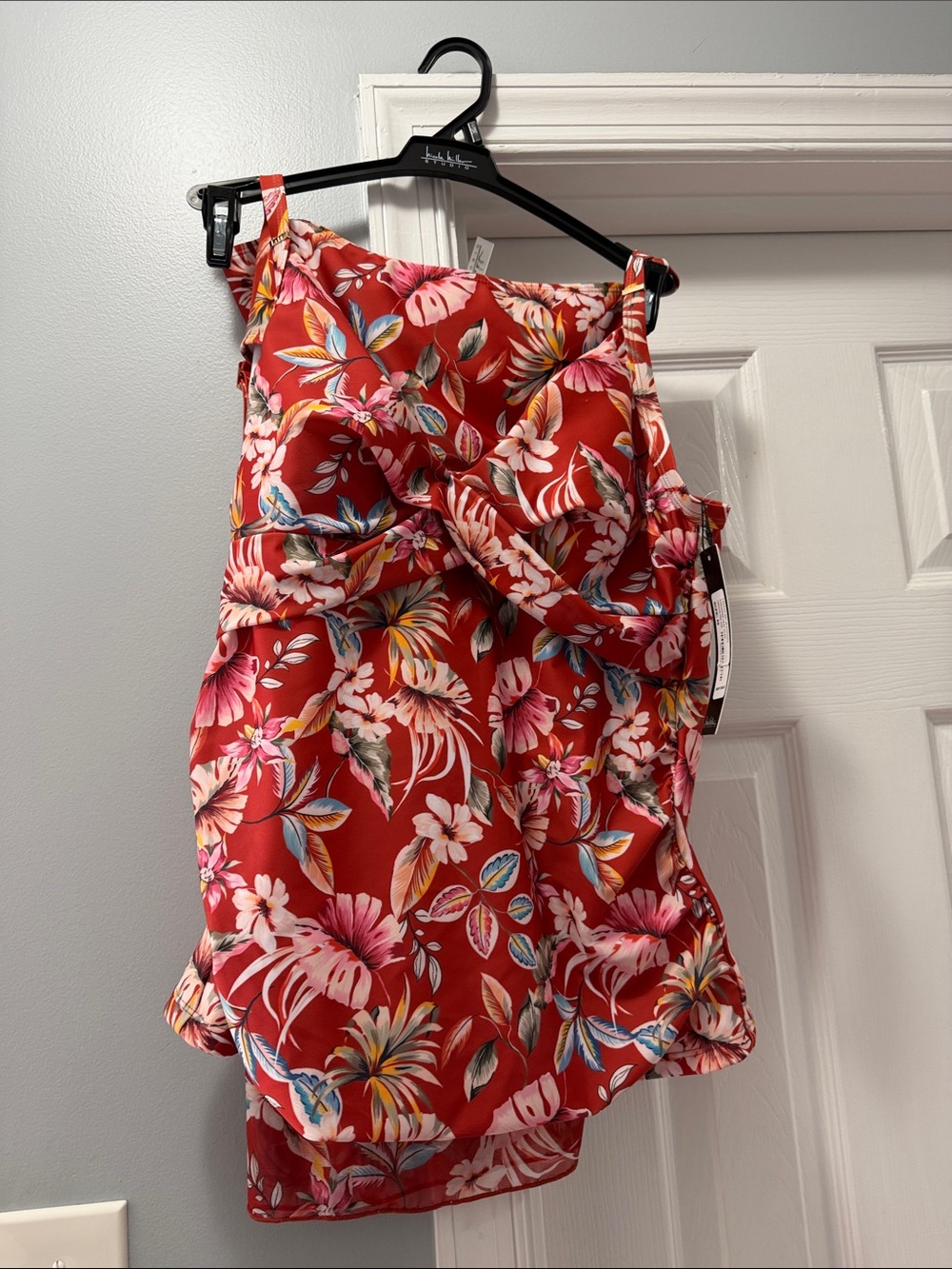 Nicole Miller Tankini three piece set swimsuit.  Floral Tropical.